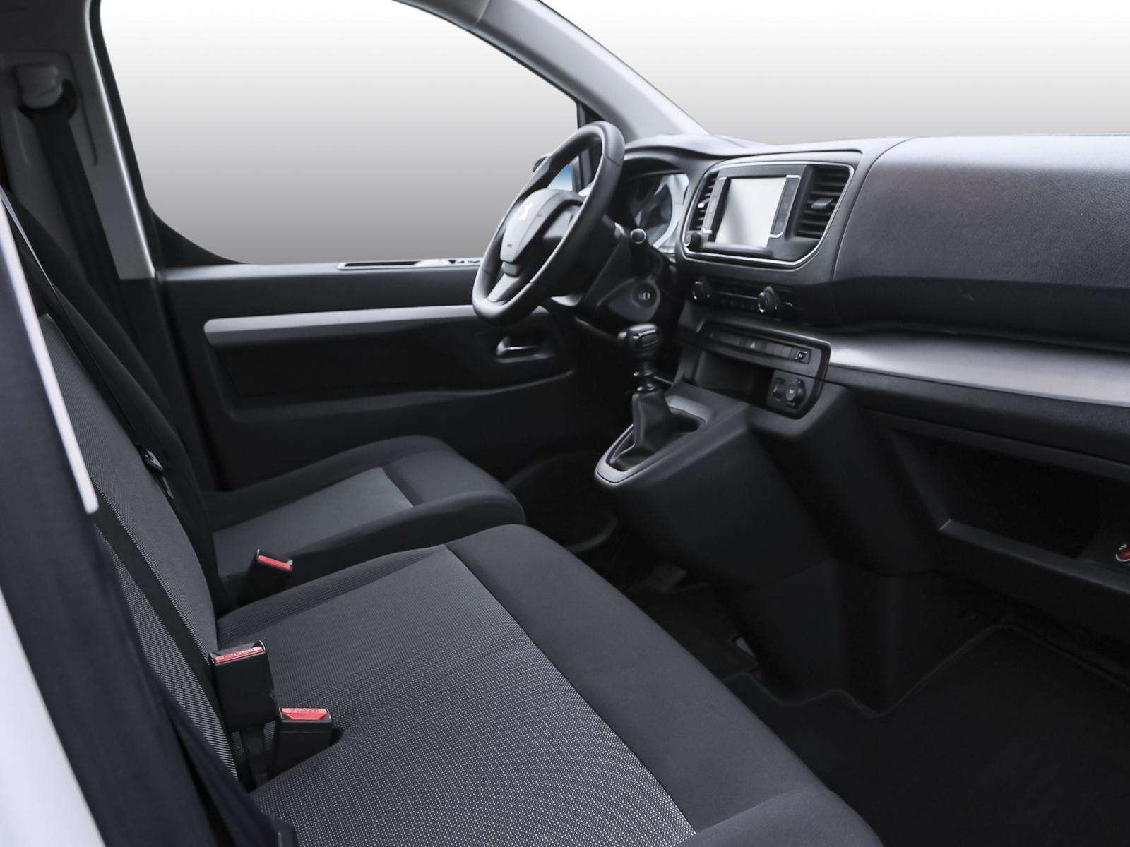 Fahrzeugbild eines Peugeot Traveller