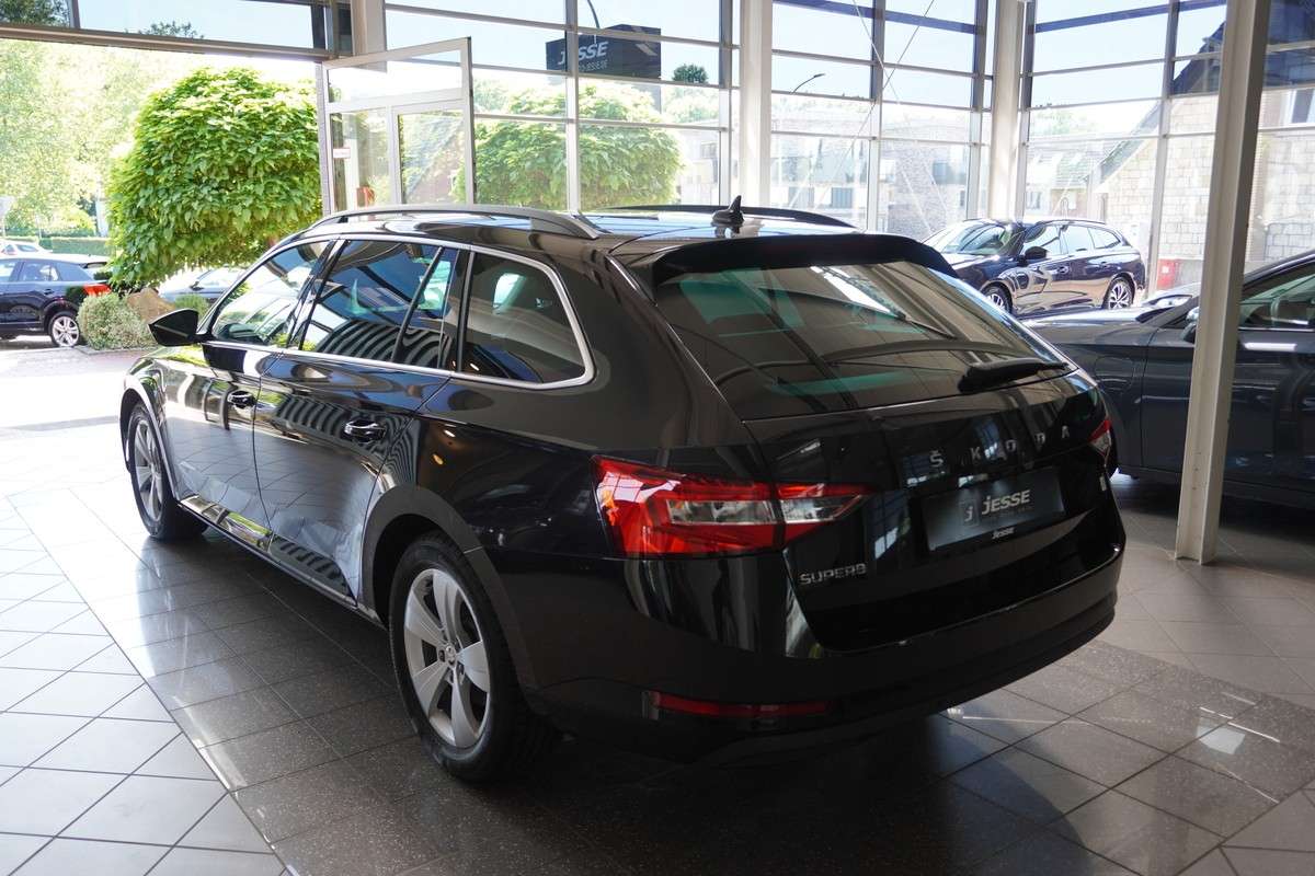 Fahrzeugbild eines Skoda Superb