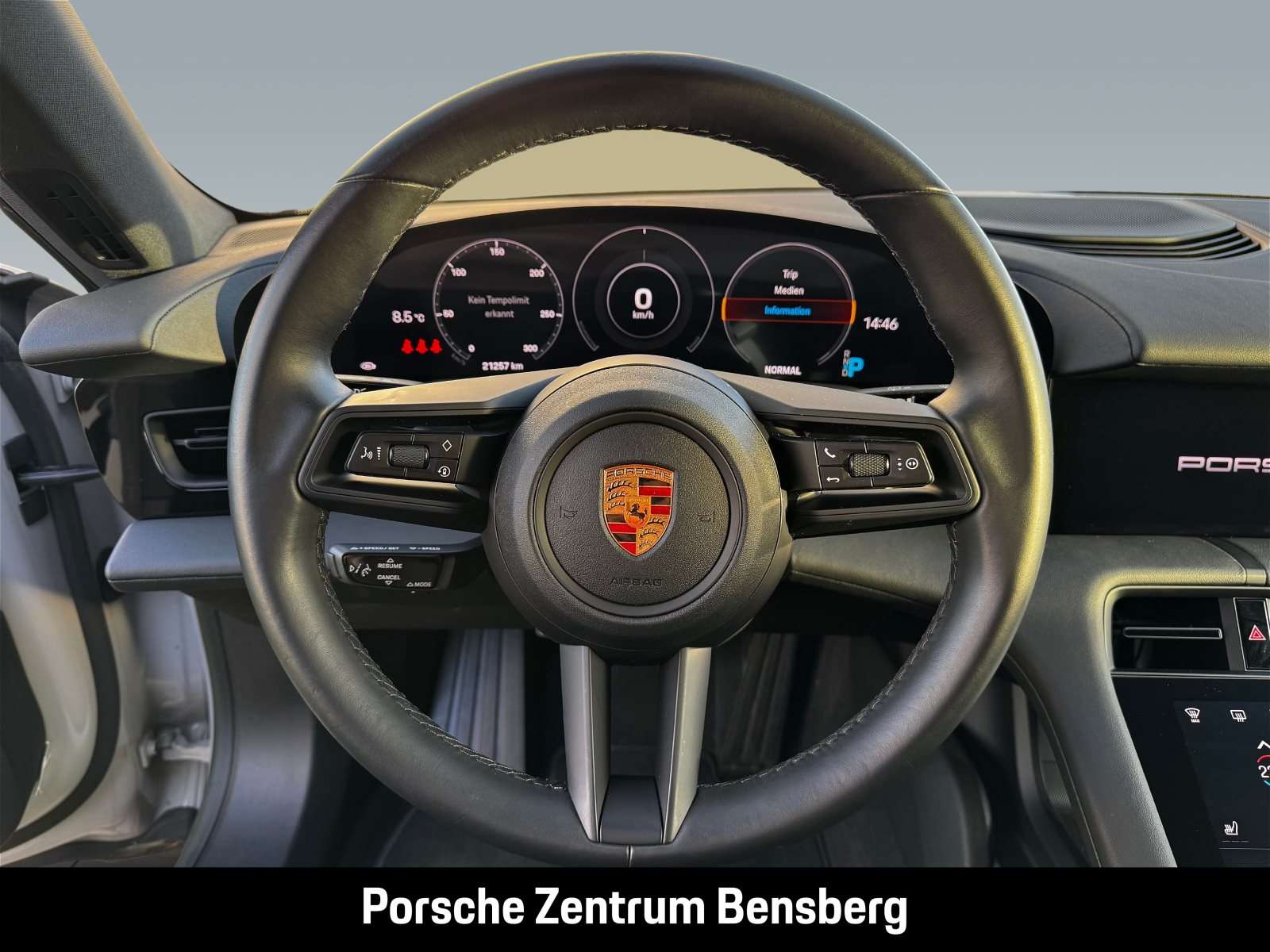Fahrzeugbild eines Porsche Taycan