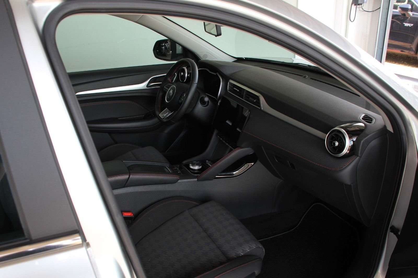 Fahrzeugbild eines MG ZS