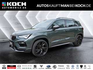 Schräge Frontansicht auf einen CUPRA Ateca , freigestellt