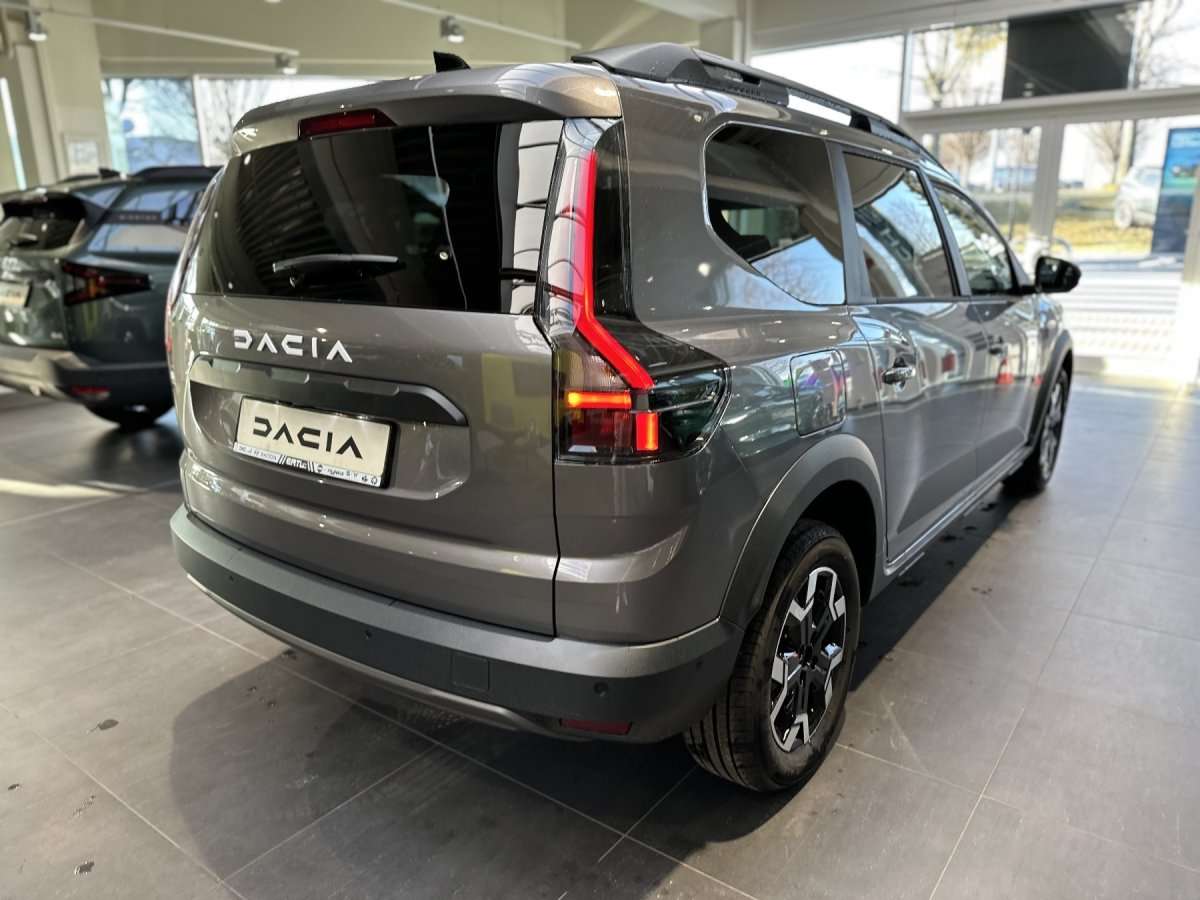 Fahrzeugbild eines Dacia Jogger
