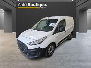 Schräge Frontansicht auf einen Ford Transit Connect , freigestellt