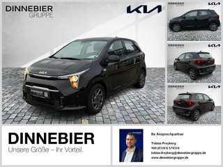 Schräge Frontansicht auf einen Kia Picanto , freigestellt