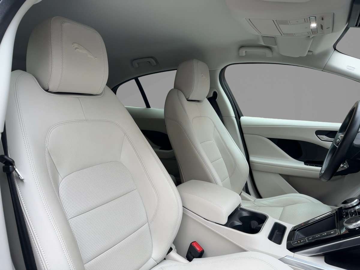 Fahrzeugbild eines Jaguar I-PACE