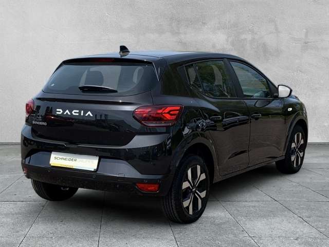 Fahrzeugbild eines Dacia Sandero