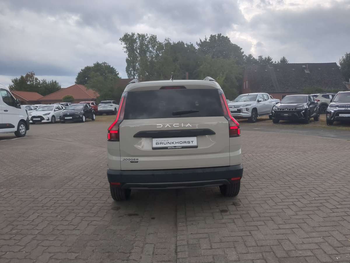 Fahrzeugbild eines Dacia Jogger