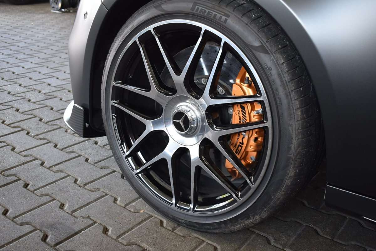 Fahrzeugbild eines Mercedes-Benz E-Klasse