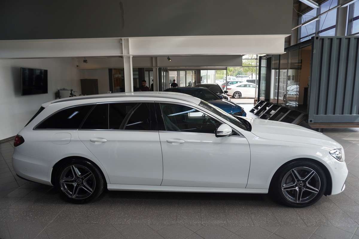 Fahrzeugbild eines Mercedes-Benz E-Klasse