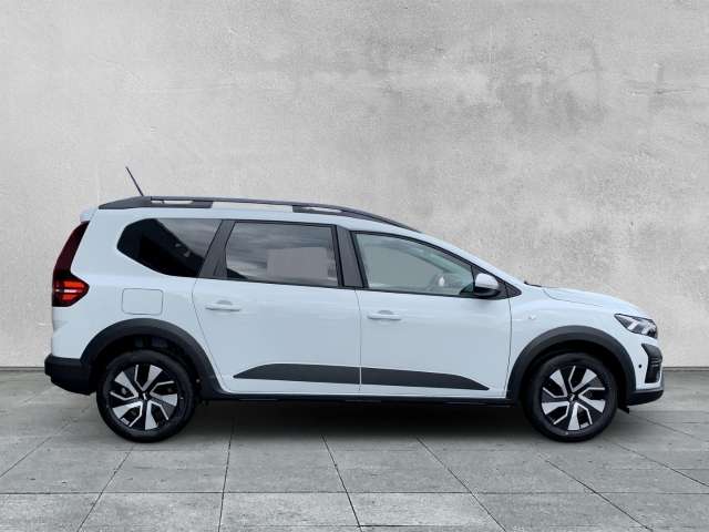 Fahrzeugbild eines Dacia Jogger