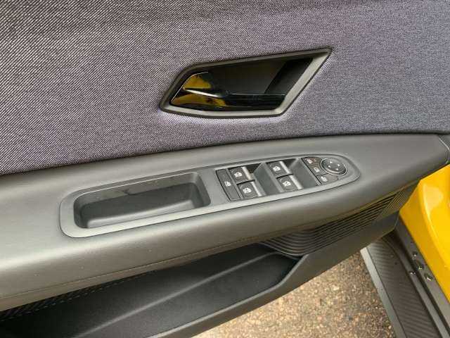 Fahrzeugbild eines Renault 5 E-TECH