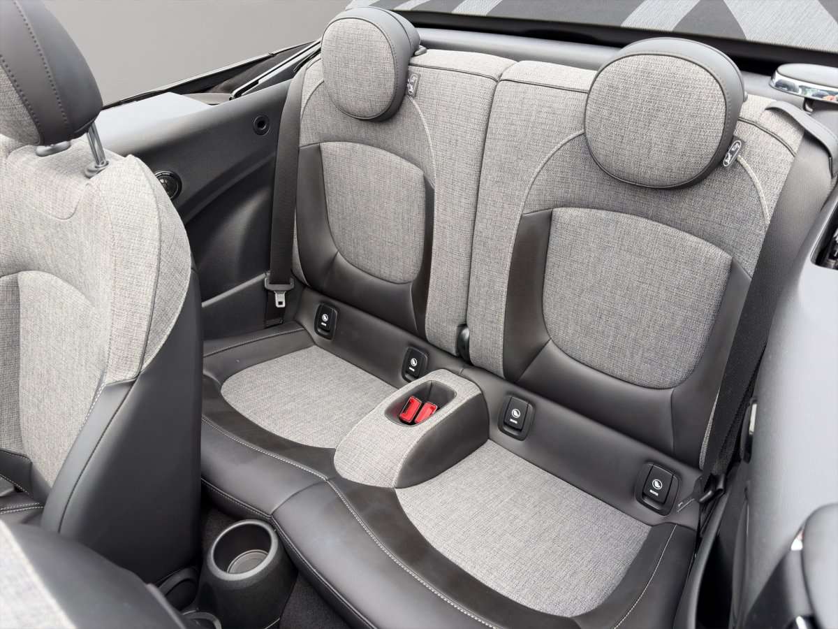 Fahrzeugbild eines MINI COOPER