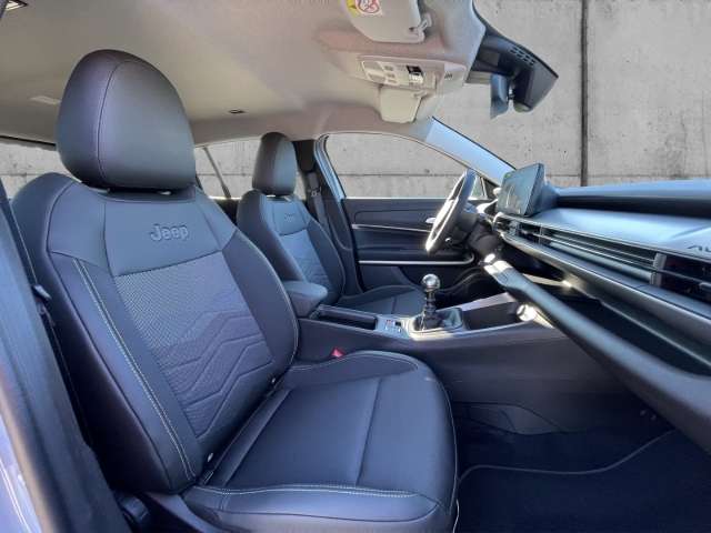 Fahrzeugbild eines Jeep Avenger