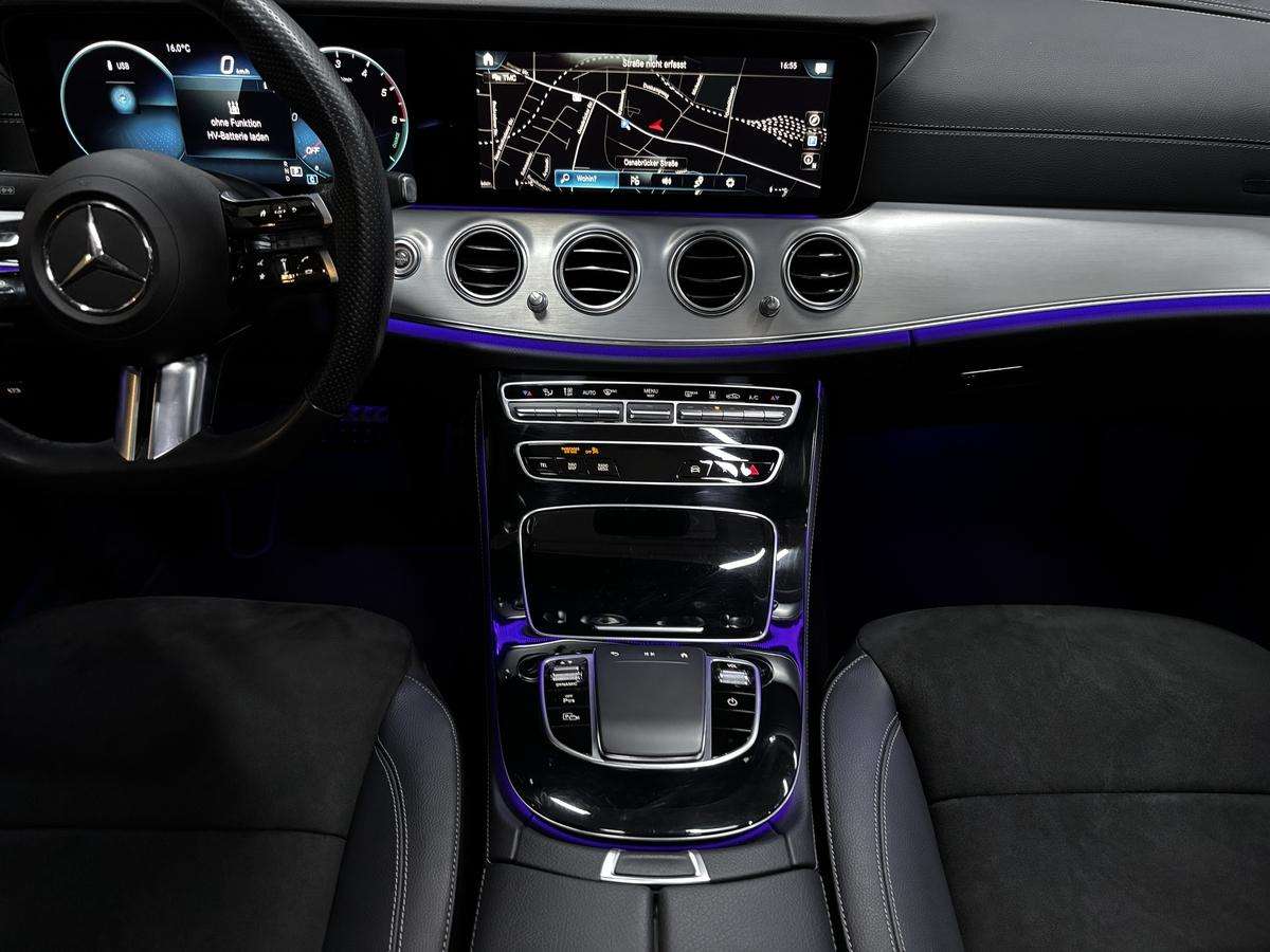 Fahrzeugbild eines Mercedes-Benz E-Klasse