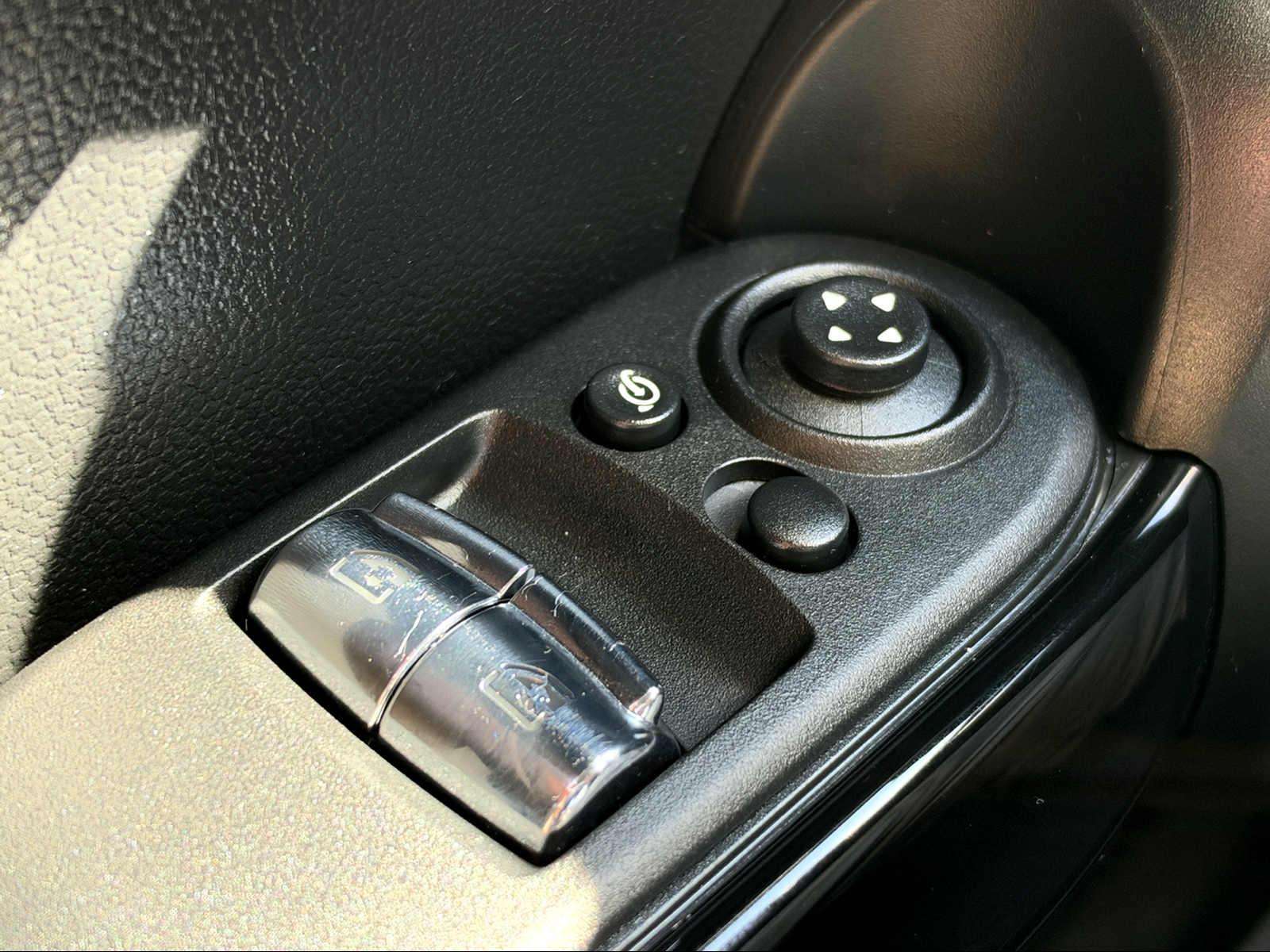 Fahrzeugbild eines MINI COOPER SE