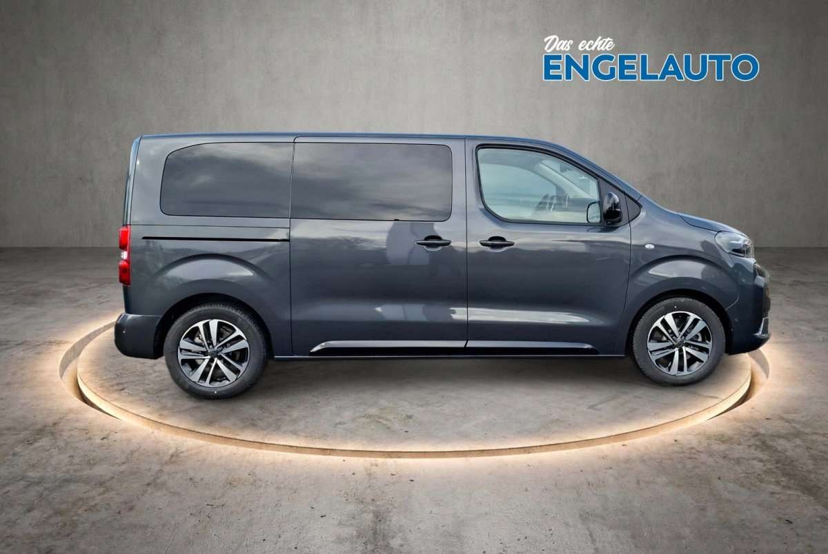 Fahrzeugbild eines Peugeot Traveller