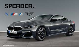 Schräge Frontansicht auf einen BMW 8er-Reihe , freigestellt