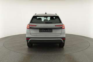 Schräge Frontansicht auf einen Skoda Kodiaq , freigestellt