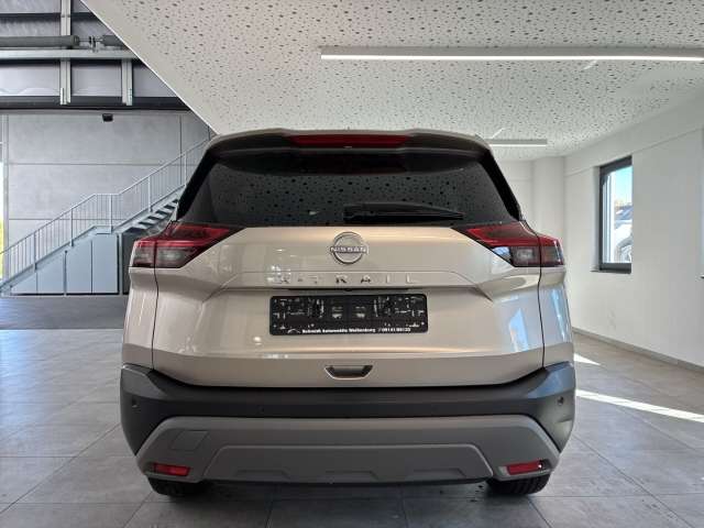 Fahrzeugbild eines Nissan X-TRAIL