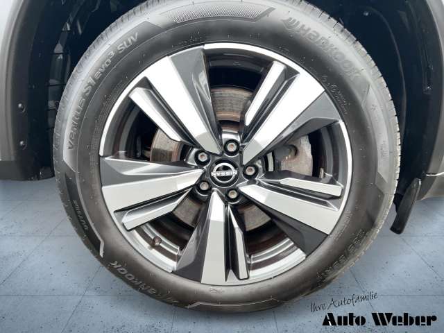 Fahrzeugbild eines Nissan X-TRAIL