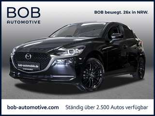 Schräge Frontansicht auf einen Mazda Mazda2 , freigestellt