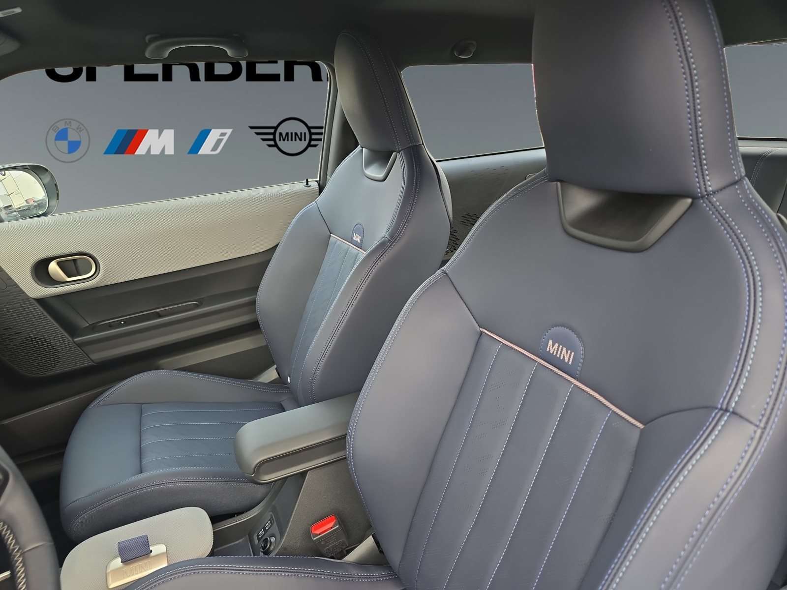 Fahrzeugbild eines MINI COOPER