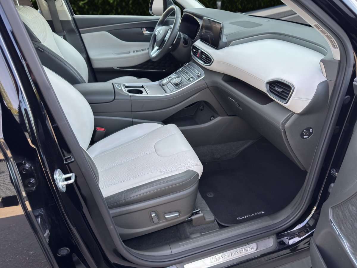 Fahrzeugbild eines Hyundai Santa Fe