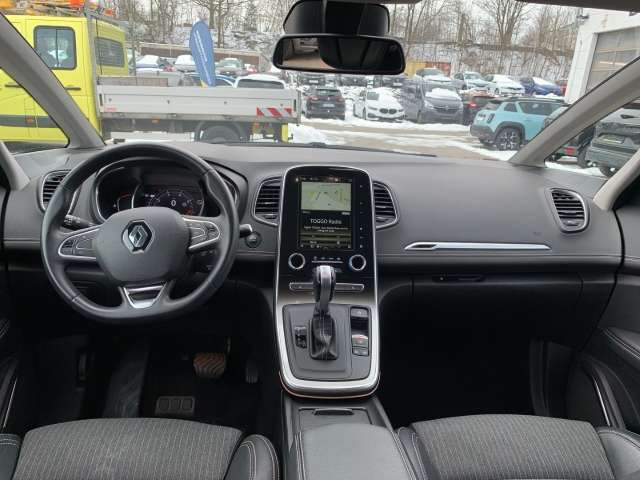 Fahrzeugbild eines Renault Grand Scénic