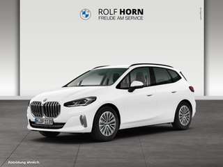 Schräge Frontansicht auf einen BMW 2er-Reihe , freigestellt