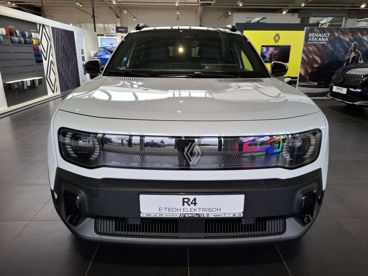 Fahrzeugbild eines Renault 4 E-TECH