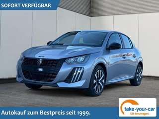 Schräge Frontansicht auf einen Peugeot 208 , freigestellt