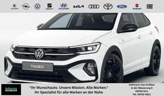Schräge Frontansicht auf einen Volkswagen Taigo , freigestellt