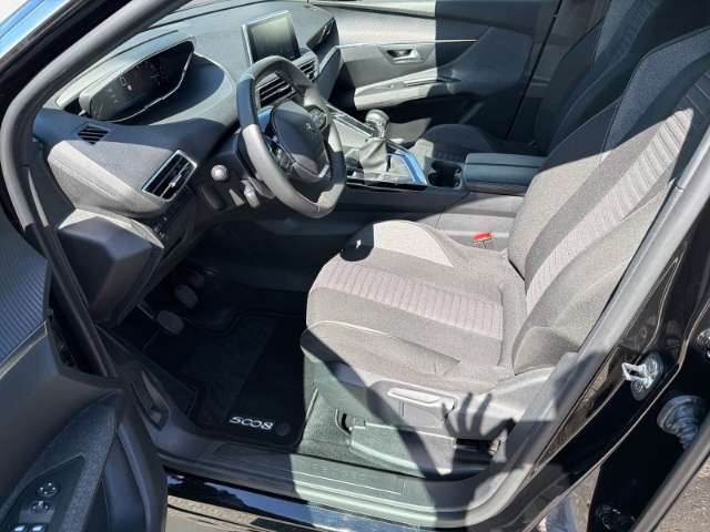 Fahrzeugbild eines Peugeot 5008