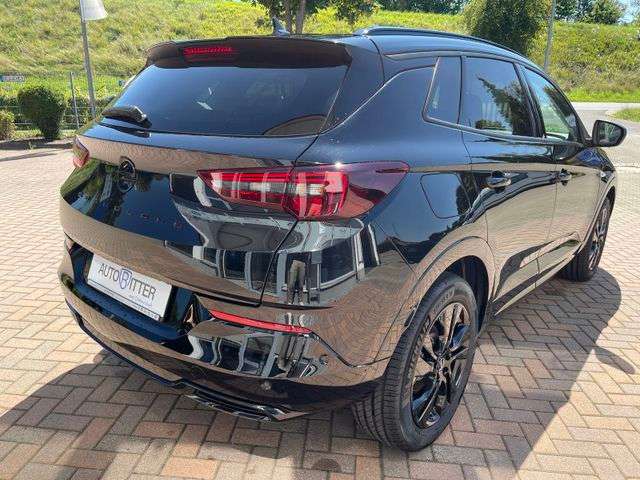 Fahrzeugbild eines Opel Grandland X
