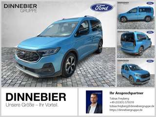 Schräge Frontansicht auf einen Ford Tourneo Connect , freigestellt
