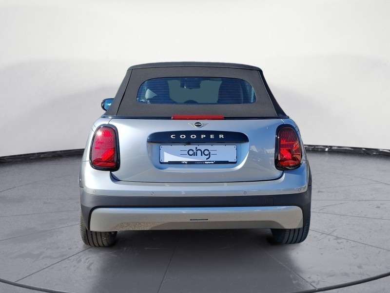 Fahrzeugbild eines MINI COOPER