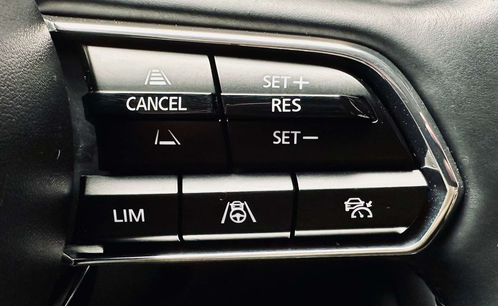 Fahrzeugbild eines Mazda CX-60