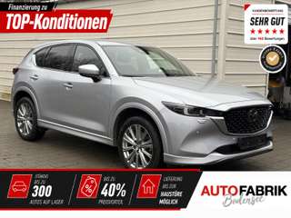 Schräge Frontansicht auf einen Mazda CX-5 , freigestellt