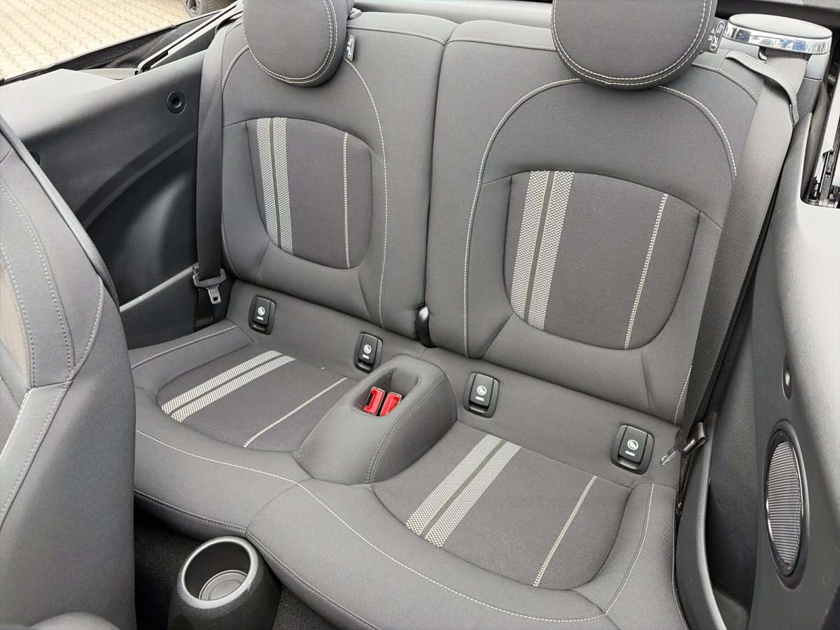 Fahrzeugbild eines MINI COOPER