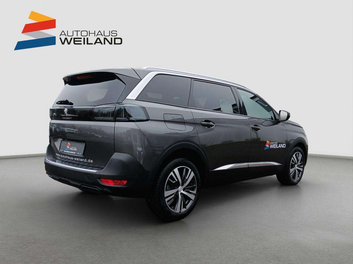 Fahrzeugbild eines Peugeot 5008