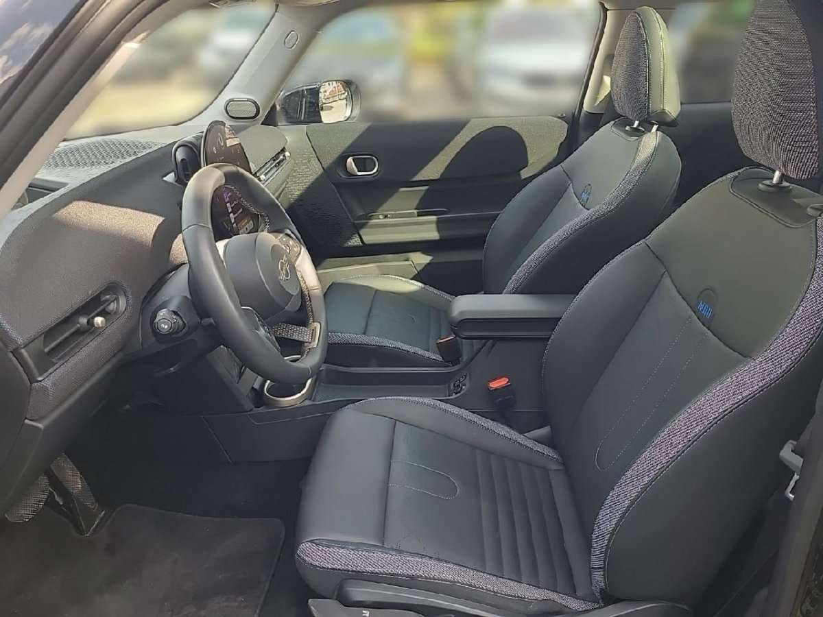Fahrzeugbild eines MINI COOPER
