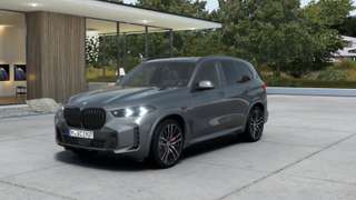 Schräge Frontansicht auf einen BMW X5 , freigestellt