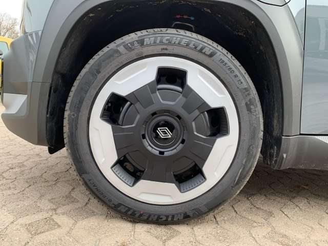 Fahrzeugbild eines Renault 4 E-TECH