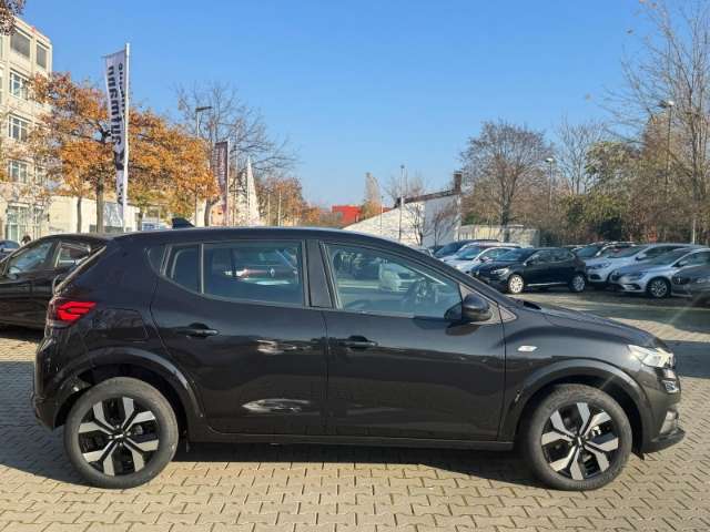 Fahrzeugbild eines Dacia Sandero