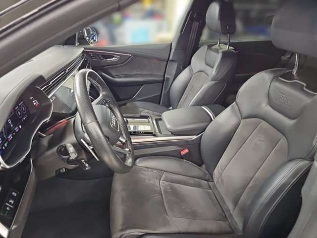 Fahrzeugbild eines Audi RS Q8