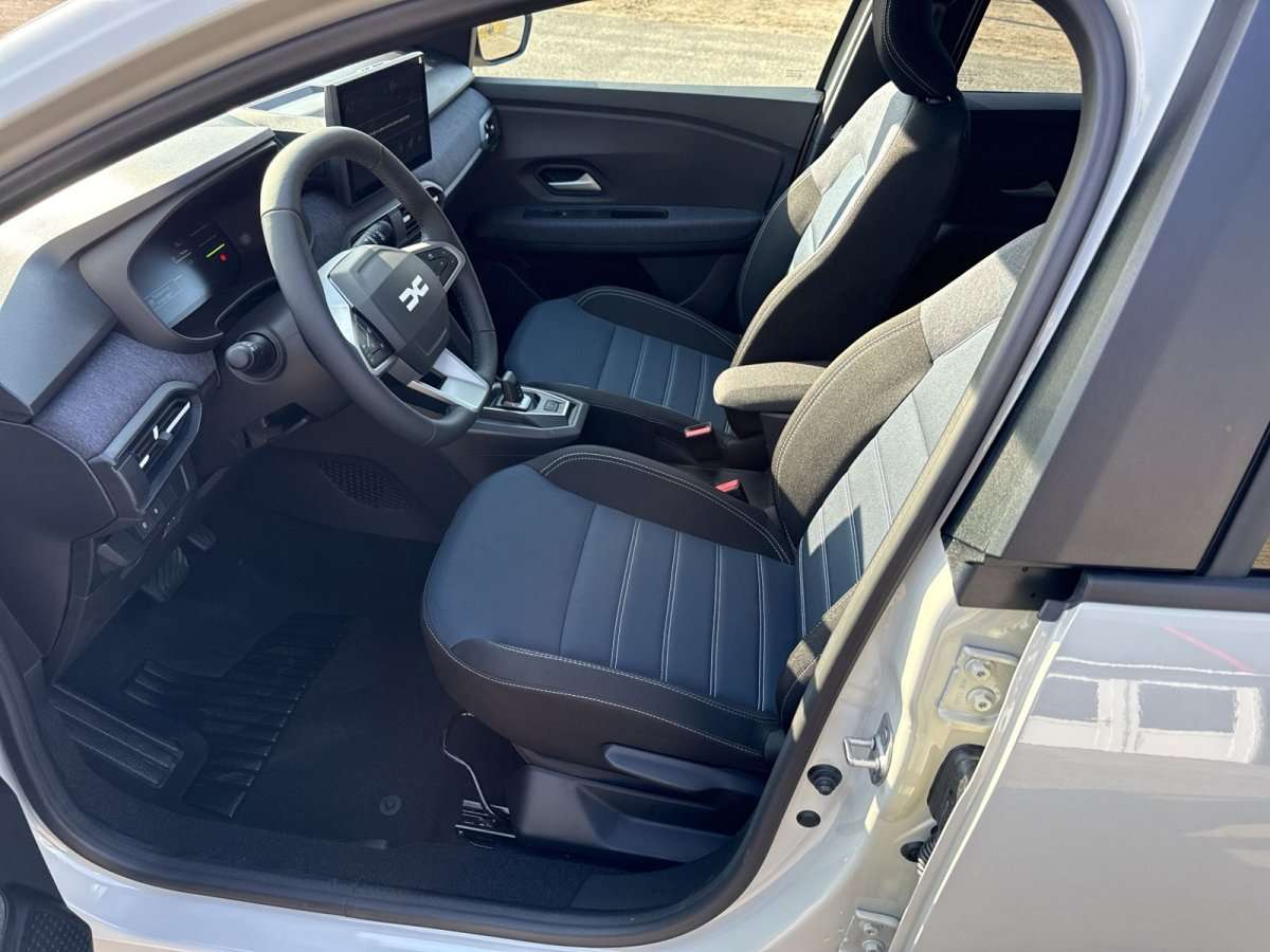 Fahrzeugbild eines Dacia Jogger