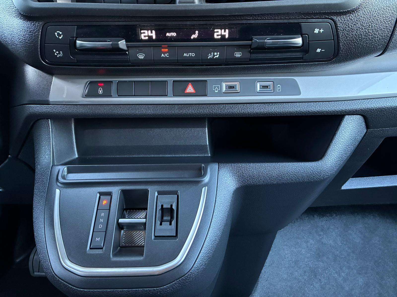 Fahrzeugbild eines Opel Vivaro