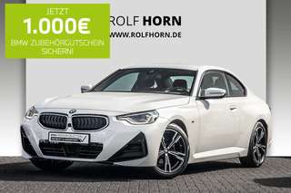 Schräge Frontansicht auf einen BMW 2er-Reihe , freigestellt