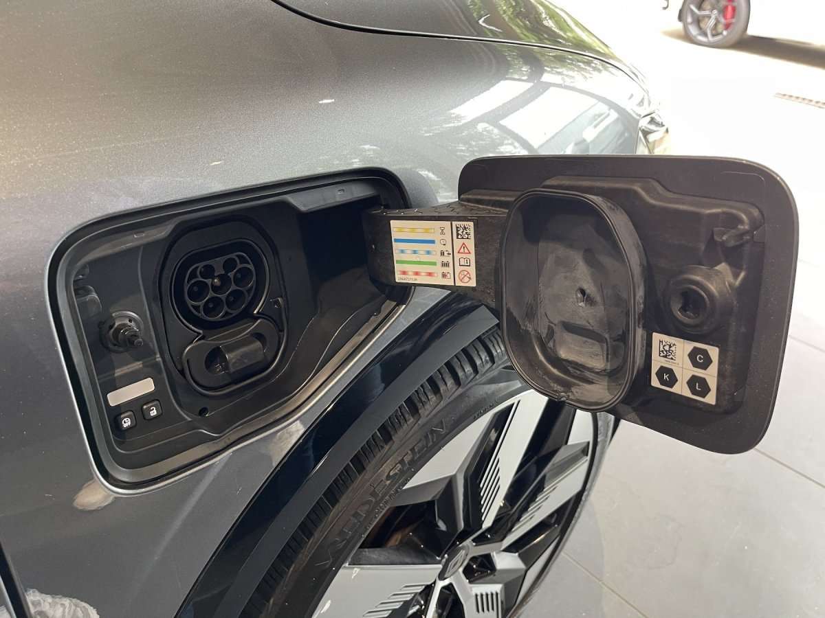 Fahrzeugbild eines Renault Megane E-TECH