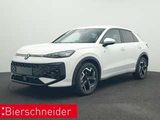 Schräge Frontansicht auf einen Volkswagen T-Roc , freigestellt